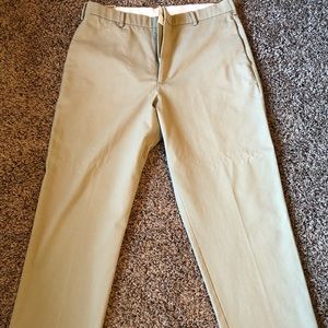 Men’s Docker khaki pants